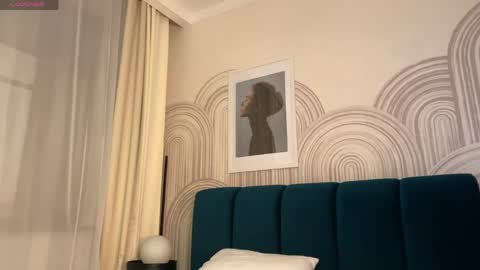 Vivian Evans online show from 04/18/26, 12:14