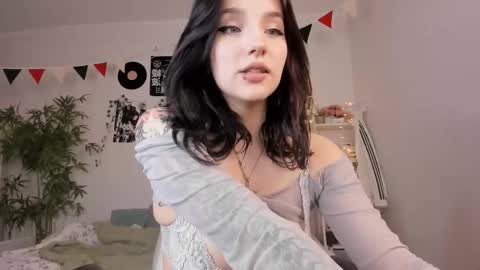 vivian_qwerty online show from 01/16/25, 04:17
