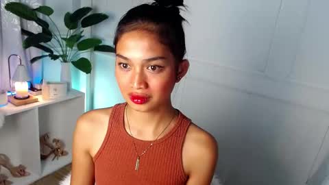 Vivian online show from 01/29/25, 12:43