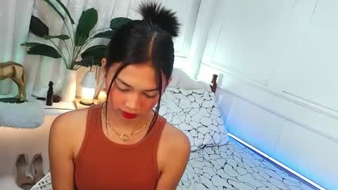 Vivian online show from 03/08/25, 10:13