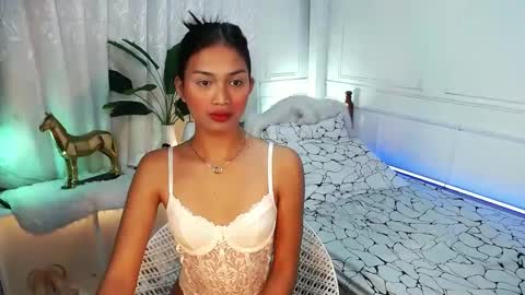 Vivian online show from 03/11/25, 12:54