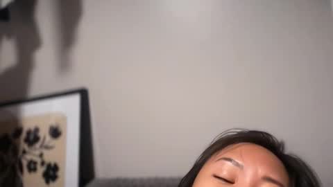 viviandela97 online show from 06/04/26, 07:36