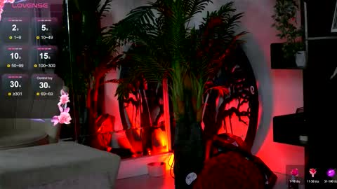 Vivi online show from 11/19/25, 09:26