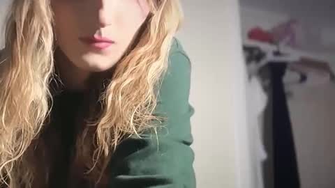 vivian layy online show from 05/21/26, 06:15