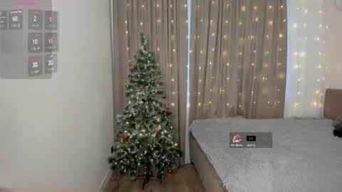 viviannayt online show from 12/15/25, 12:20