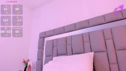 Vivi online show from 09/17/25, 12:07