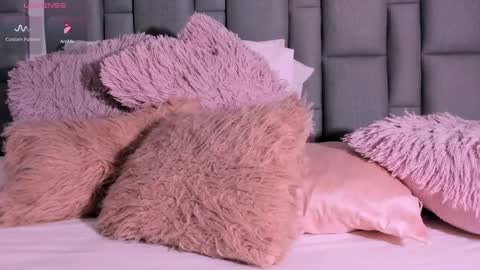 Vivi online show from 10/06/25, 12:13