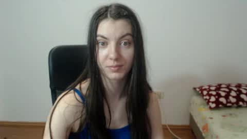 Snapshot of vivianngray chatting on 01/01/25, 05:33 Vivian Gray online show from 01/01/25, 05:33