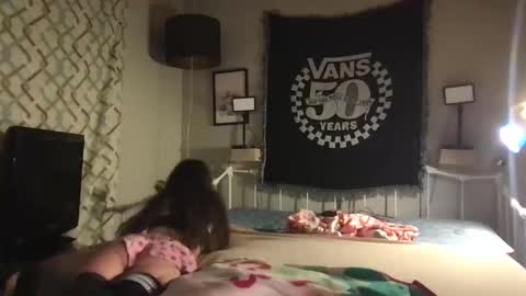 3 Vivian 3 online show from 12/22/25, 01:30