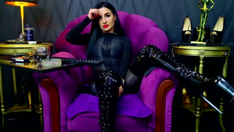 Snapshot of vivianreeve chatting on 12/09/24, 06:03 Vivian Reeve online show from 12/09/24, 06:03