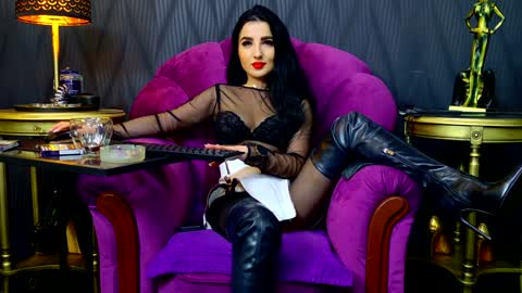 Snapshot of vivianreeve chatting on 12/14/24, 05:03 Vivian Reeve online show from 12/14/24, 05:03