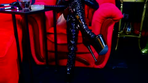 Snapshot of vivianreeve chatting on 02/04/25, 05:01 Vivian Reeve online show from 02/04/25, 05:01