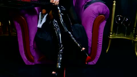 Snapshot of vivianreeve chatting on 02/19/25, 01:06 Vivian Reeve online show from 02/19/25, 01:06