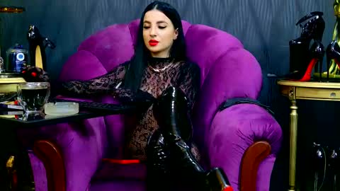 Snapshot of vivianreeve chatting on 03/07/25, 01:51 Vivian Reeve online show from 03/07/25, 01:51