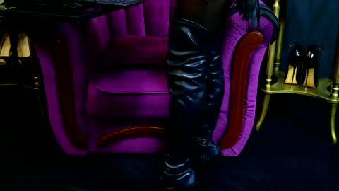 Snapshot of vivianreeve chatting on 10/23/25, 05:51 Vivian Reeve online show from 10/23/25, 05:51