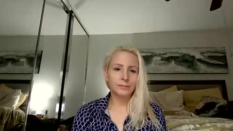 Vivians Roses online show from 07/02/26, 03:40
