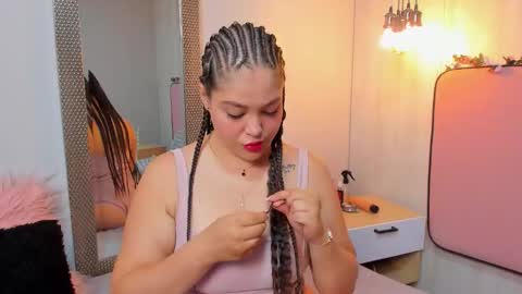 Snapshot of viviansantana chatting on 09/16/25, 12:17 Vivian online show from 09/16/25, 12:17