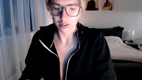 VI       online show from 02/17/25, 05:04