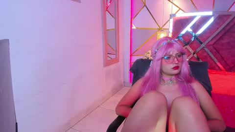 Vivian online show from 11/16/25, 01:49