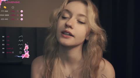 Nelly and Mari online show from 03/04/25, 09:11