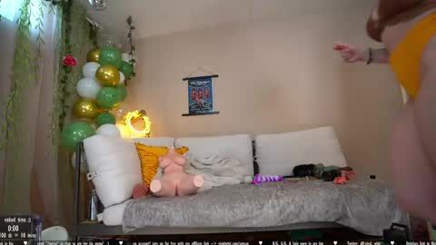 Snapshot of vivid_whit chatting on 04/07/26, 07:25 Whitney online show from 04/07/26, 07:25