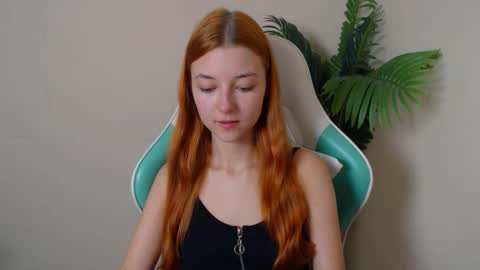 Vivien online show from 10/24/25, 06:15