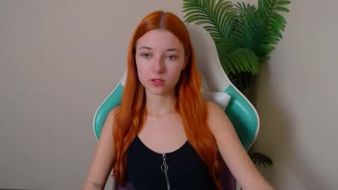 Vivien online show from 11/18/25, 07:07