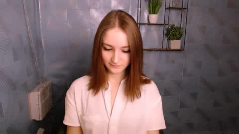 vivienalles_ online show from 12/01/24, 04:29