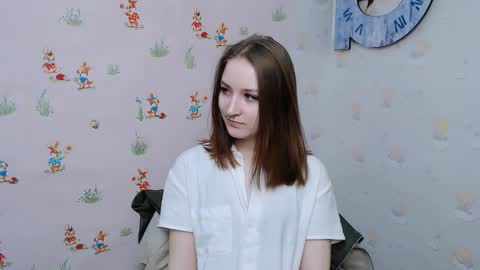vivienalles_ online show from 12/02/24, 11:01