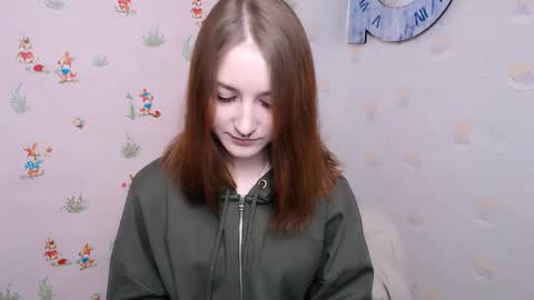 vivienalles_ online show from 12/03/24, 01:21