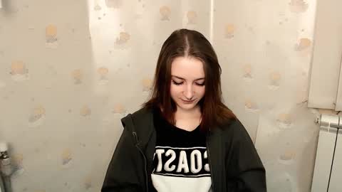 vivienalles_ online show from 12/05/24, 05:28
