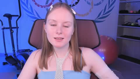 Snapshot of vivienleeigh chatting on 12/19/24, 03:41 Vivien online show from 12/19/24, 03:41