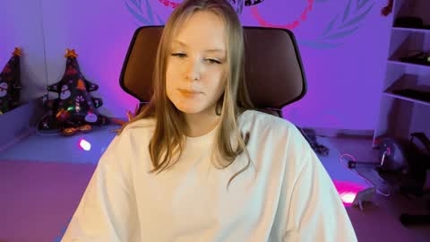 Snapshot of vivienleeigh chatting on 12/26/24, 08:42 Vivien online show from 12/26/24, 08:42