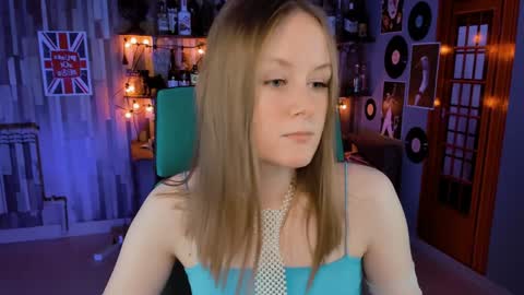 Snapshot of vivienleeigh chatting on 12/30/24, 09:05 Vivien online show from 12/30/24, 09:05