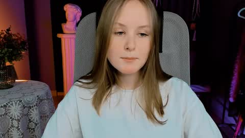 Snapshot of vivienleeigh chatting on 01/10/25, 07:21 Vivien online show from 01/10/25, 07:21