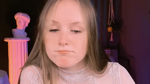 Snapshot of vivienleeigh chatting on 02/05/25, 07:53 Vivien online show from 02/05/25, 07:53