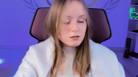 Snapshot of vivienleeigh chatting on 02/07/25, 08:31 Vivien online show from 02/07/25, 08:31