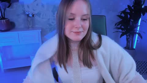 Snapshot of vivienleeigh chatting on 02/08/25, 03:42 Vivien online show from 02/08/25, 03:42