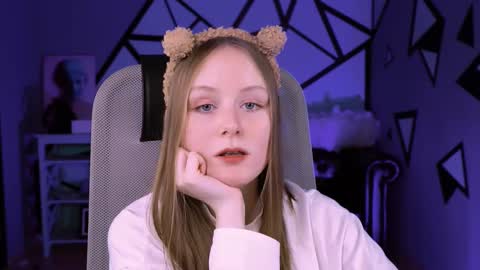 Snapshot of vivienleeigh chatting on 02/13/25, 01:48 Vivien online show from 02/13/25, 01:48