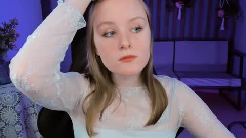 Snapshot of vivienleeigh chatting on 02/15/25, 09:05 Vivien online show from 02/15/25, 09:05