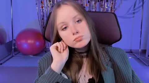 Snapshot of vivienleeigh chatting on 02/16/25, 03:16 Vivien online show from 02/16/25, 03:16