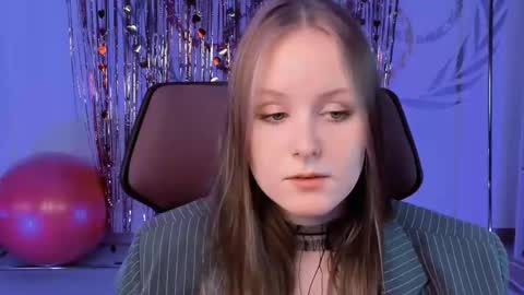 Snapshot of vivienleeigh chatting on 02/16/25, 06:21 Vivien online show from 02/16/25, 06:21