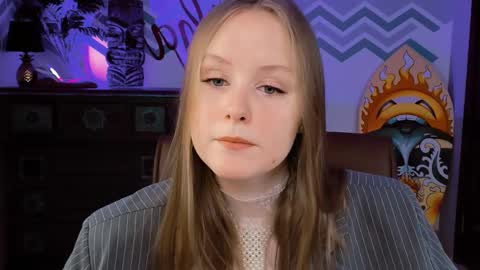 Snapshot of vivienleeigh chatting on 02/22/25, 09:12 Vivien online show from 02/22/25, 09:12