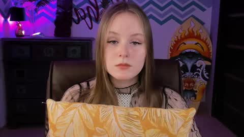 Snapshot of vivienleeigh chatting on 03/02/25, 09:10 Vivien online show from 03/02/25, 09:10