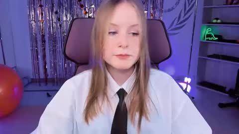 Snapshot of vivienleeigh chatting on 03/09/25, 09:02 Vivien online show from 03/09/25, 09:02