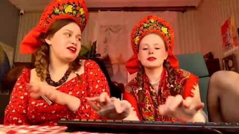 Snapshot of vivienleeigh chatting on 09/27/25, 10:15 Vivien online show from 09/27/25, 10:15