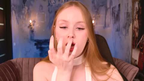 Snapshot of vivienleeigh chatting on 11/12/25, 01:11 Vivien online show from 11/12/25, 01:11