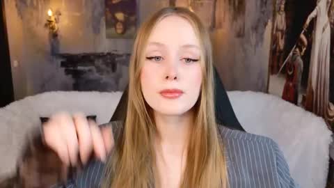 Snapshot of vivienleeigh chatting on 11/23/25, 09:09 Vivien online show from 11/23/25, 09:09