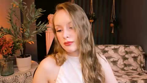 Snapshot of vivienleeigh chatting on 11/27/25, 09:11 Vivien online show from 11/27/25, 09:11