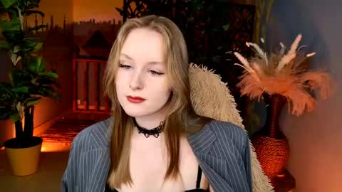 Vivien online show from 04/29/26, 05:11